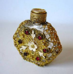 Antique perfume atomizer - Gold.jpg